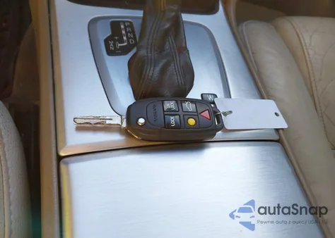 2013 Volvo Xc90 3.2/3.2 Platinum/3.2 Premier Plus from USA, damaged, VIN YV4952CY1D1671275